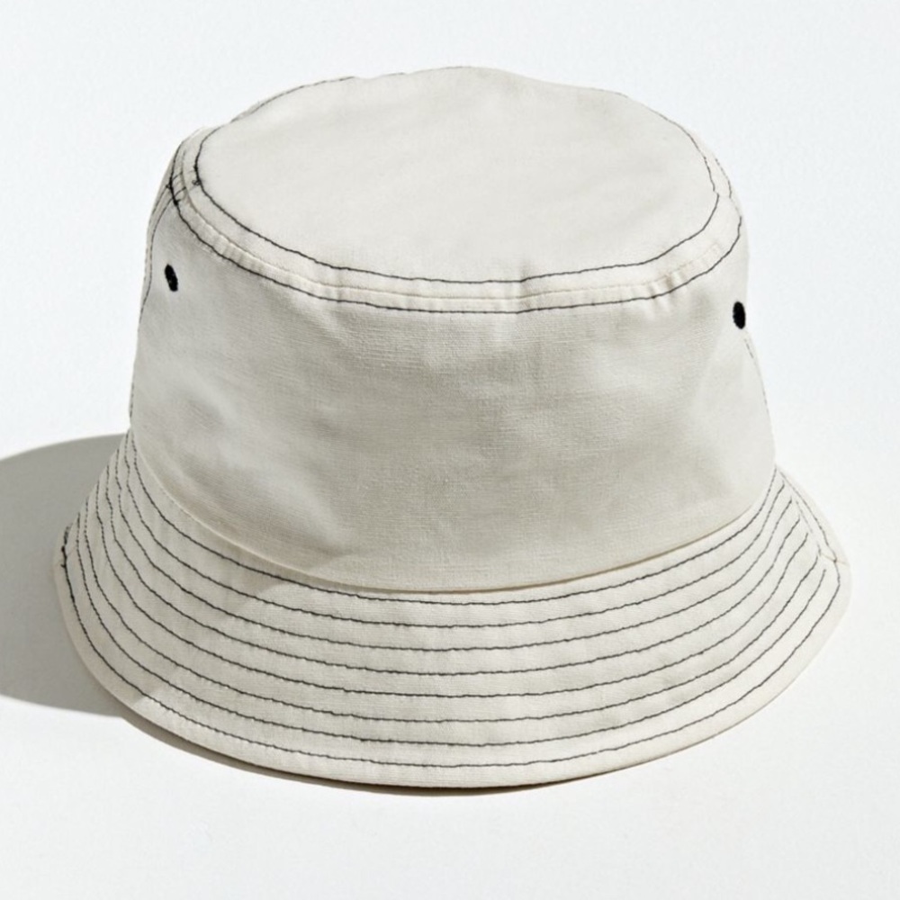 NEW‼️cream white bucket hat✨